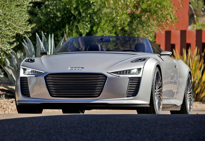 Audi e-Tron Spyder Concept = 249+ км/ч. 387 л.с. 4.4 сек.