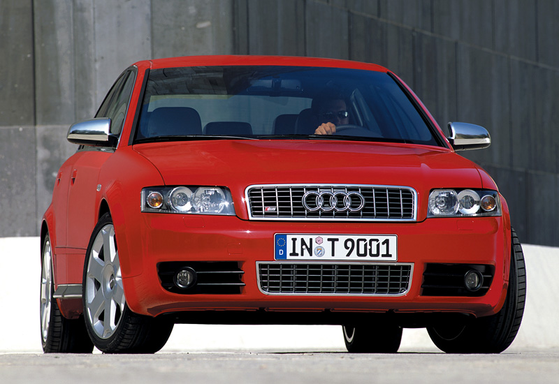 Audi S4 Sedan (B6,8E) = 250+ км/ч. 344 л.с. 5.6 сек.