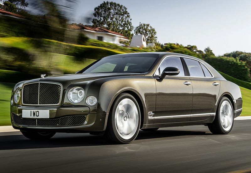 Bentley Mulsanne Speed = 305 км/ч. 537 л.с. 4.9 сек.