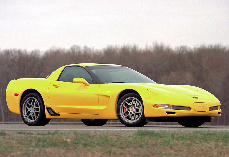 Chevrolet Corvette Z06 (C5) = 275 км/ч. 409 л.с. 4.2 сек.