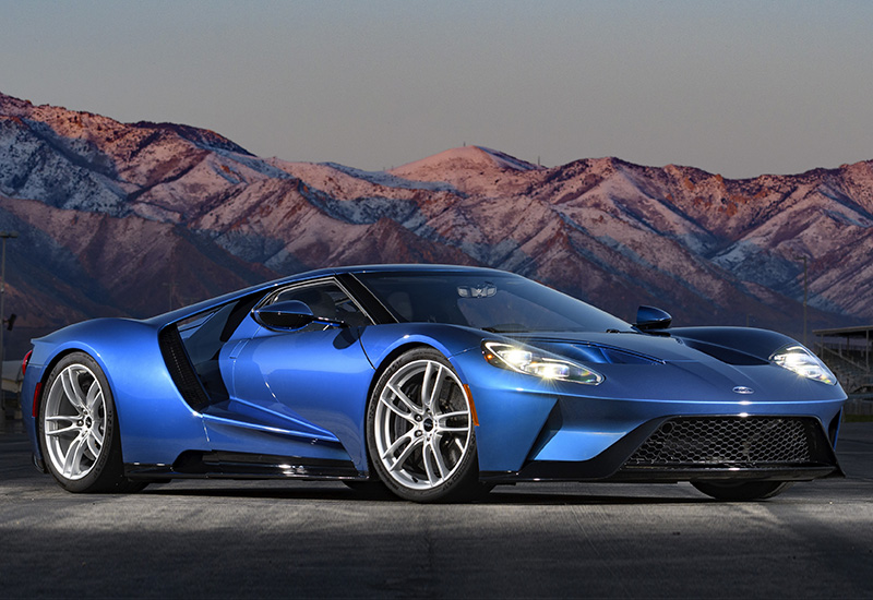 Ford GT = 348 км/ч. 655 л.с. 3.1 сек.