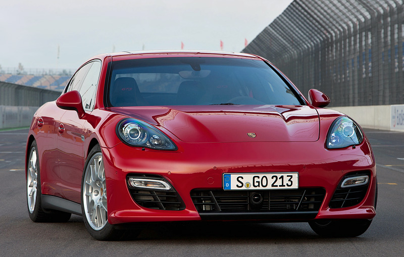 Porsche Panamera GTS (970) = 288 км/ч. 430 л.с. 4.5 сек.