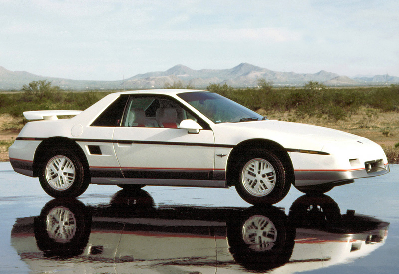 Pontiac Fiero GT = 202 км/ч. 142 л.с. 8 сек.