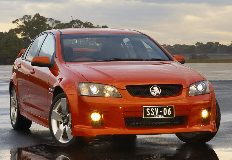 Holden Commodore SS-V (VE) = 280 км/ч. 367 л.с. 5.2 сек.