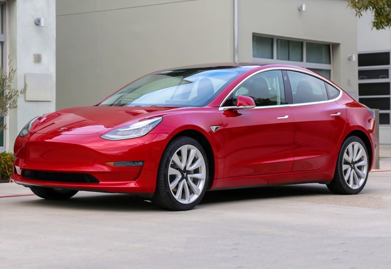 Tesla Model 3 Performance = 261 км/ч. 487 л.с. 3.4 сек.
