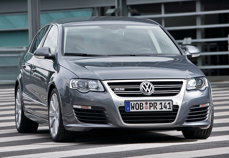 Volkswagen Passat R36 Sedan (B6) = 250 км/ч. 300 л.с. 5.8 сек.