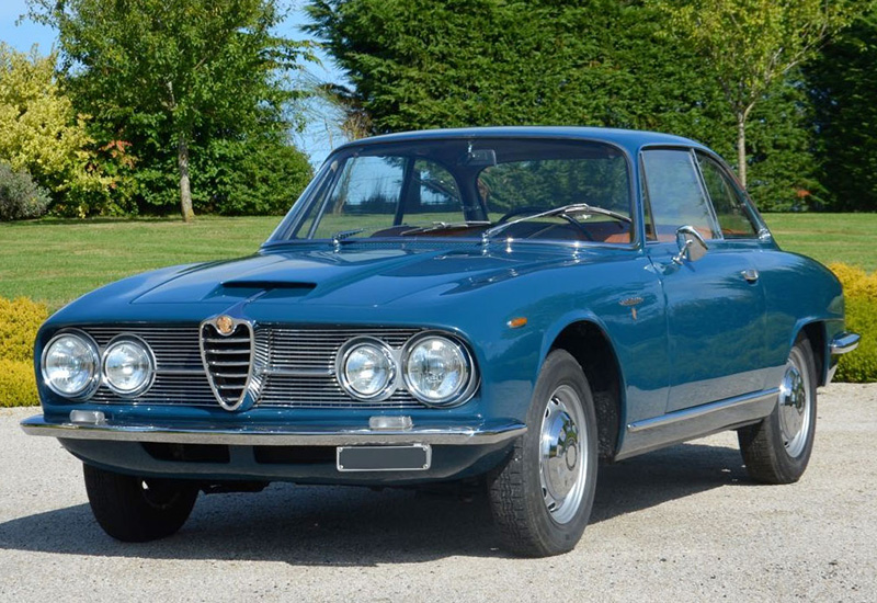 Alfa Romeo 2600 Sprint = 210 км/ч. 145 л.с. 10.5 сек.