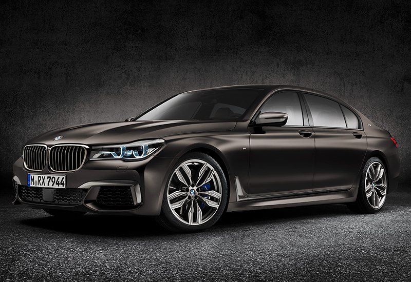 BMW M760Li xDrive (G12) = 305+ км/ч. 610 л.с. 3.7 сек.