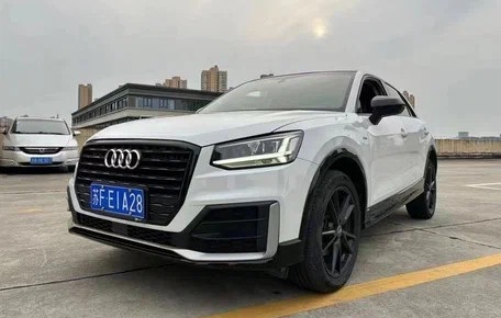 Audi Q2 I L