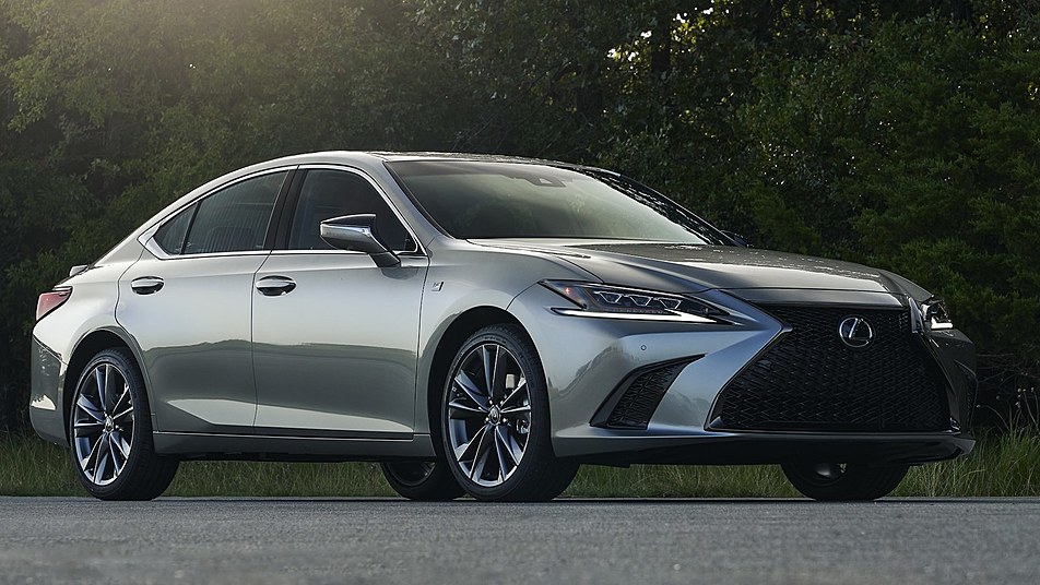 Lexus ES VII