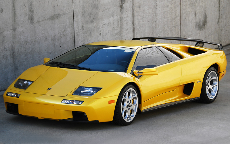 Lamborghini Diablo VT 6.0 = 335 км/ч. 550 л.с. 3.95 сек.