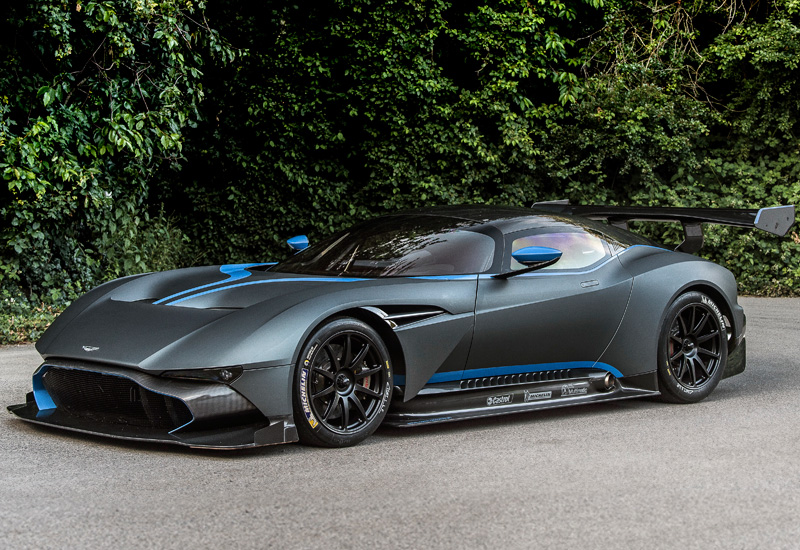 Aston Martin Vulcan = 360 км/ч. 811 л.с. 2.9 сек.