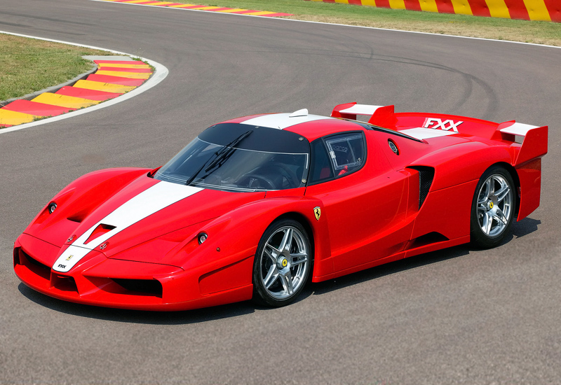 Ferrari FXX = 351 км/ч. 800 л.с. 3 сек.