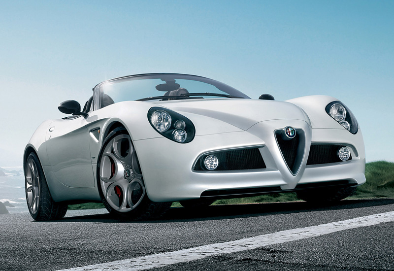 Alfa Romeo 8C Spider = 290 км/ч. 450 л.с. 4.3 сек.
