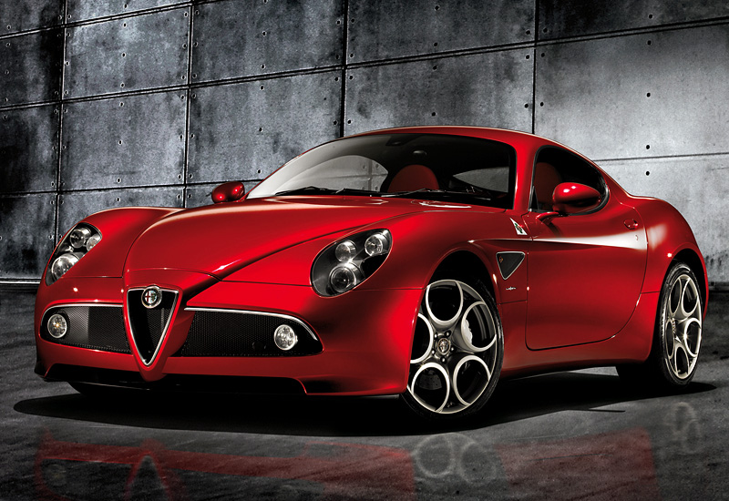 Alfa Romeo 8C Competizione = 293 км/ч. 450 л.с. 4.2 сек.