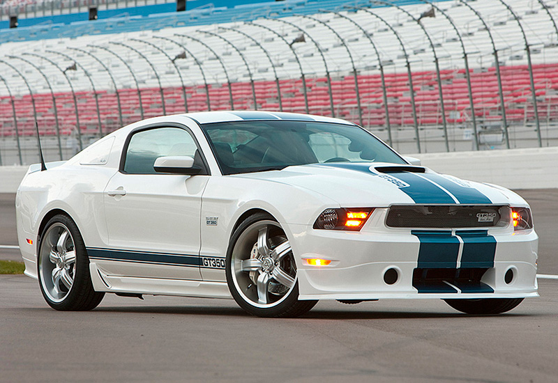 Ford Mustang Shelby GT350 = 290 км/ч. 557 л.с. 4.1 сек.