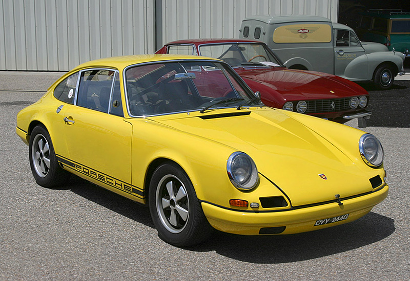 Porsche 911 R 2.0 Coupe (901) = 250 км/ч. 210 л.с. 6 сек.