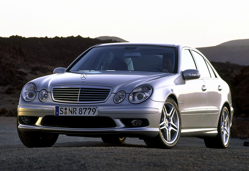 Mercedes-Benz E 55 AMG (W211) = 250+ км/ч. 476 л.с. 4.7 сек.