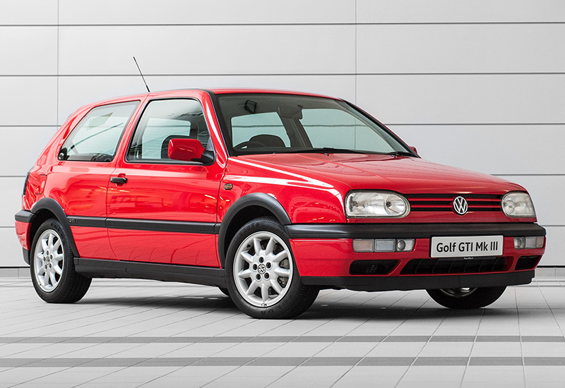 Volkswagen Golf GTI 16V (Type 1H) = 215 км/ч. 150 л.с. 8.4 сек.