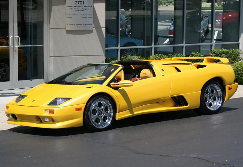 Lamborghini Diablo VT Roadster = 334 км/ч. 530 л.с. 4.1 сек.