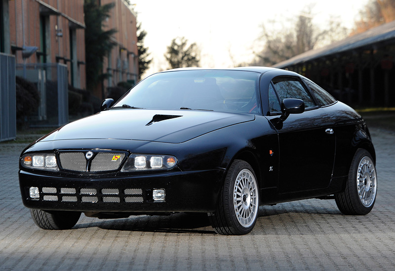 Lancia Hyena Zagato = 240 км/ч. 250 л.с. 5.5 сек.