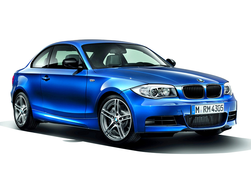 BMW 135is Coupe (E82) = 241 км/ч. 324 л.с. 4.9 сек.
