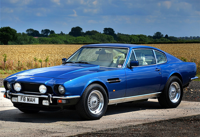 Aston Martin V8 Coupe = 241 км/ч. 305 л.с. 6.8 сек.